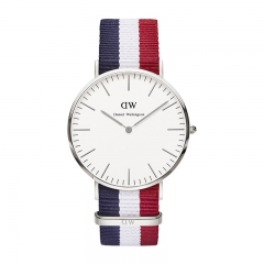 英国Daniel Wellington 丹尼尔惠灵顿经典绅士系列石英蓝白红条钉男表手表0203DW